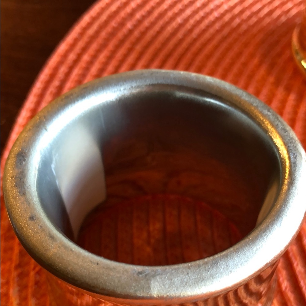 Chic Gold Napkin Rings - Picture 3 of 4